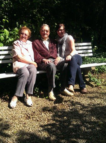 10589911_936250453067996_163615080_n